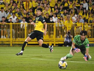 塩田仁史選手直筆サイン入りスパイク 塩田仁史選手直筆サイン入りスパイク 2025年最新】サイン 入り
