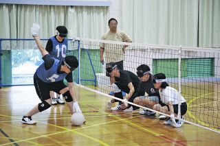 県立盲学校フロアバレー部、全国3位の快挙　2度目の出場で実力発揮