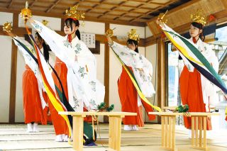 三好達治 絶筆の直筆原稿 親族宅に「春の落葉」 県文学館職員が