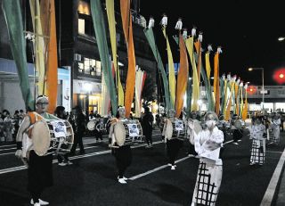 「おいでん祭」本まつりに活気づく夜　中津川の夏まつり