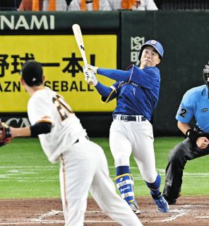 中日・岡林勇希、新背番号「1」お披露目「気合を入れ直して頑張ります