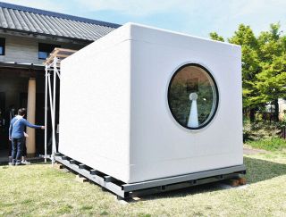 銀座に建設当初は話題　常滑で黒川紀章さん設計、カプセルタワーの一室展示