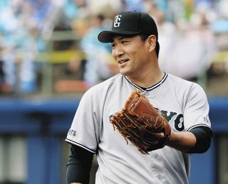 巨人・試合前練習で「FOR3VER」のTシャツ着用 「長嶋茂雄終身名誉監督