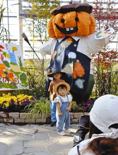 秋が香るおとぎの庭へ　安城市・デンパークでハロウィーン装飾