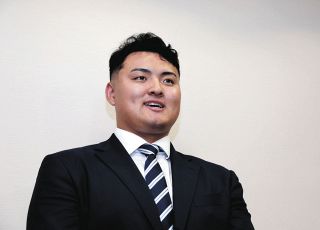 日本ハム】郡司裕也の折れたバットが球審の側頭部を直撃『 ヘルメット