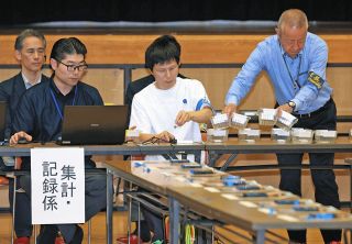 美濃加茂市議選挙が投開票、電子投票導入の効果は　作業時間は？トラブルは？