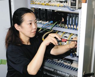 ＜そだてる×はたらく＞2児の母、エンジニアで活躍　共栄製作所（高山市）