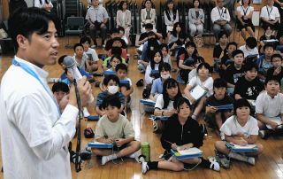 「天ぷら油」で飛行機が飛ぶんだよ　蟹江町・須西小学校児童、SAFを学ぶ