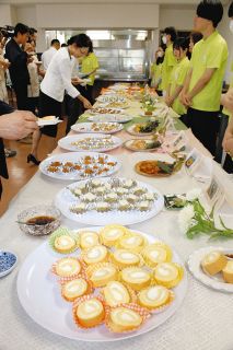 岐阜県産米粉で多彩にアレンジ調理　東海学院大の学生が消費拡大へ試食検討会