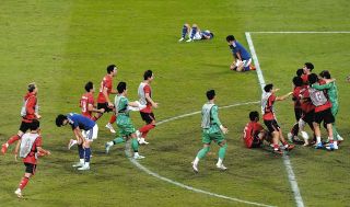 【アジア大会サッカー】「ロス五輪世代」で日本、3大会連続の銀メダル…韓国に惜敗、大岩監督「悔しさをしっかりと次の目的につなげたい」11月に強化試合予定