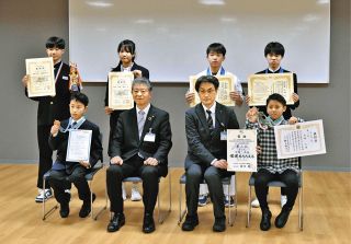 ä¸–ç•Œã€å…¨å›½ã§å¥½æˆç¸¾ å°ä¸­å­¦ç”Ÿï¼–äººå ±å‘Šã€€å¯Œå±±å¸‚