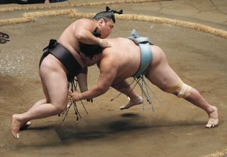 白鵬翔さん、大相撲の五輪種目採用「8年後に入れば」「地球の裏側でも