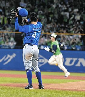ヤクルト】WBC日本代表・山田哲人が志願の特守 取材に「乱入」した元中