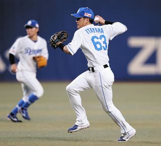 中日・板山祐太郎外野手、二塁で好守見せ先発・松木平を救う 前進守備でハーフバウンド好捕→本塁送球で得点許さず