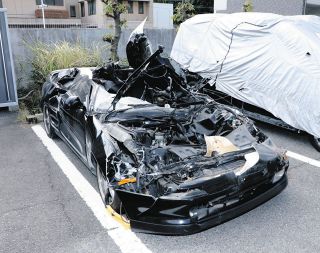 トラック後部にスポーツカーが衝突、運転の20歳死亡　小牧の国道41号交差点