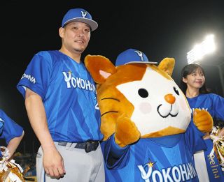 巨人が阿部慎之助新監督と3年契約、背番号「83」 巻き返しへ14日から