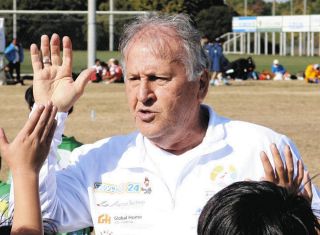 57歳・三浦知良、プロ40年目の新天地で背番号は『11』「辞める選択は