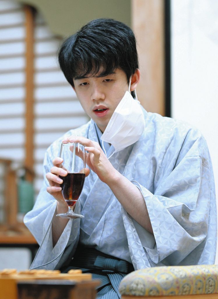 藤井王位3連覇