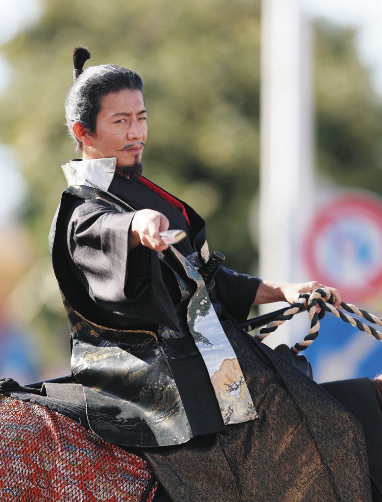 キムタク信長「いざ出陣！」 岐阜で騎馬武者行列