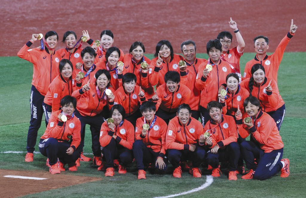 【値下げ中】1970年 女子 ソフトボール 世界大会 優勝 金 メダル 記念 1970年 女子 ソフトボール 世界大会 優勝 金 メダル 記念