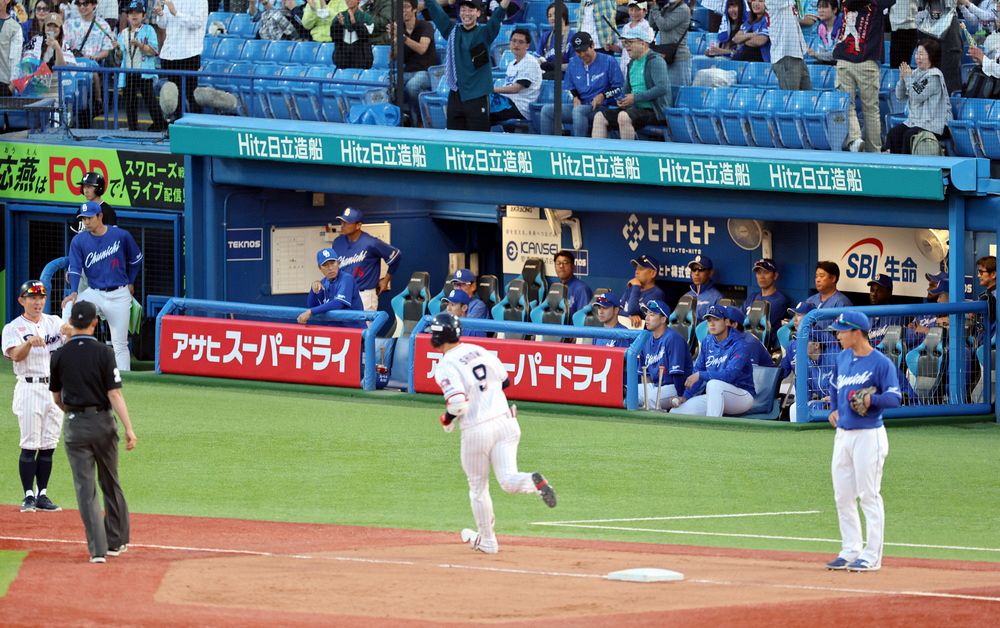 5月5日(日)神宮スターシート、ヤクルト対中日、バックネット裏2｜野球