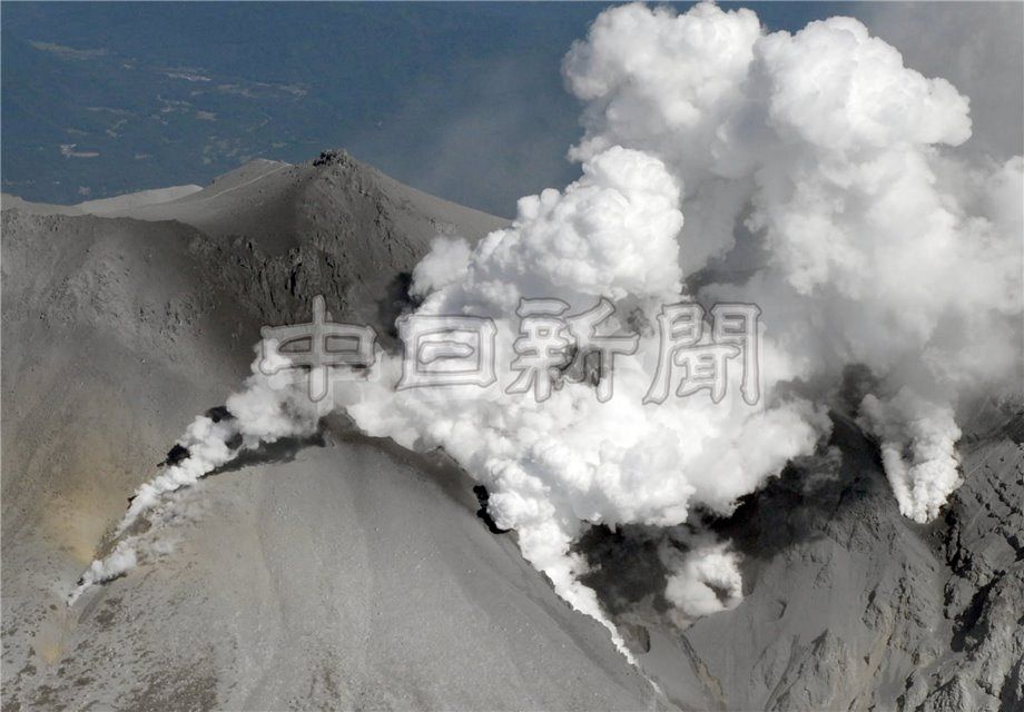 木曽御岳噴煙続く 御嶽山の噴火