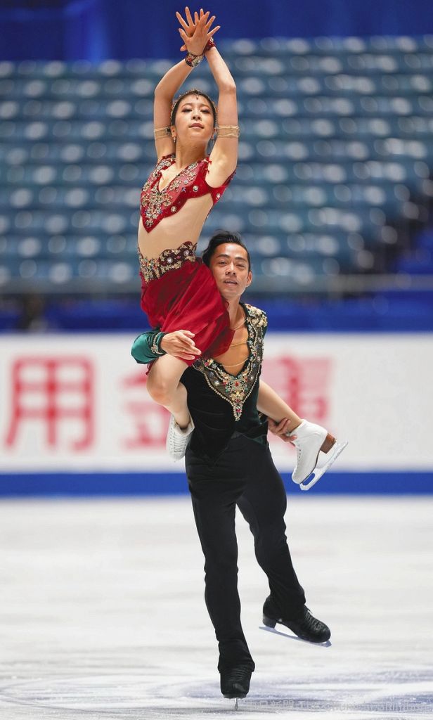 ターピ様専用】新聞 2019年 GPFエキシビション、フリー、NHK杯公式練習