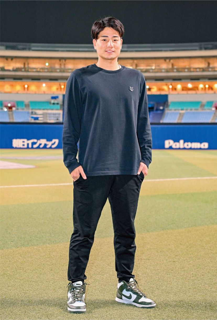 初安打＆初打点も挙げたルーキー石伊雄太さん…記念球は「後日、親に