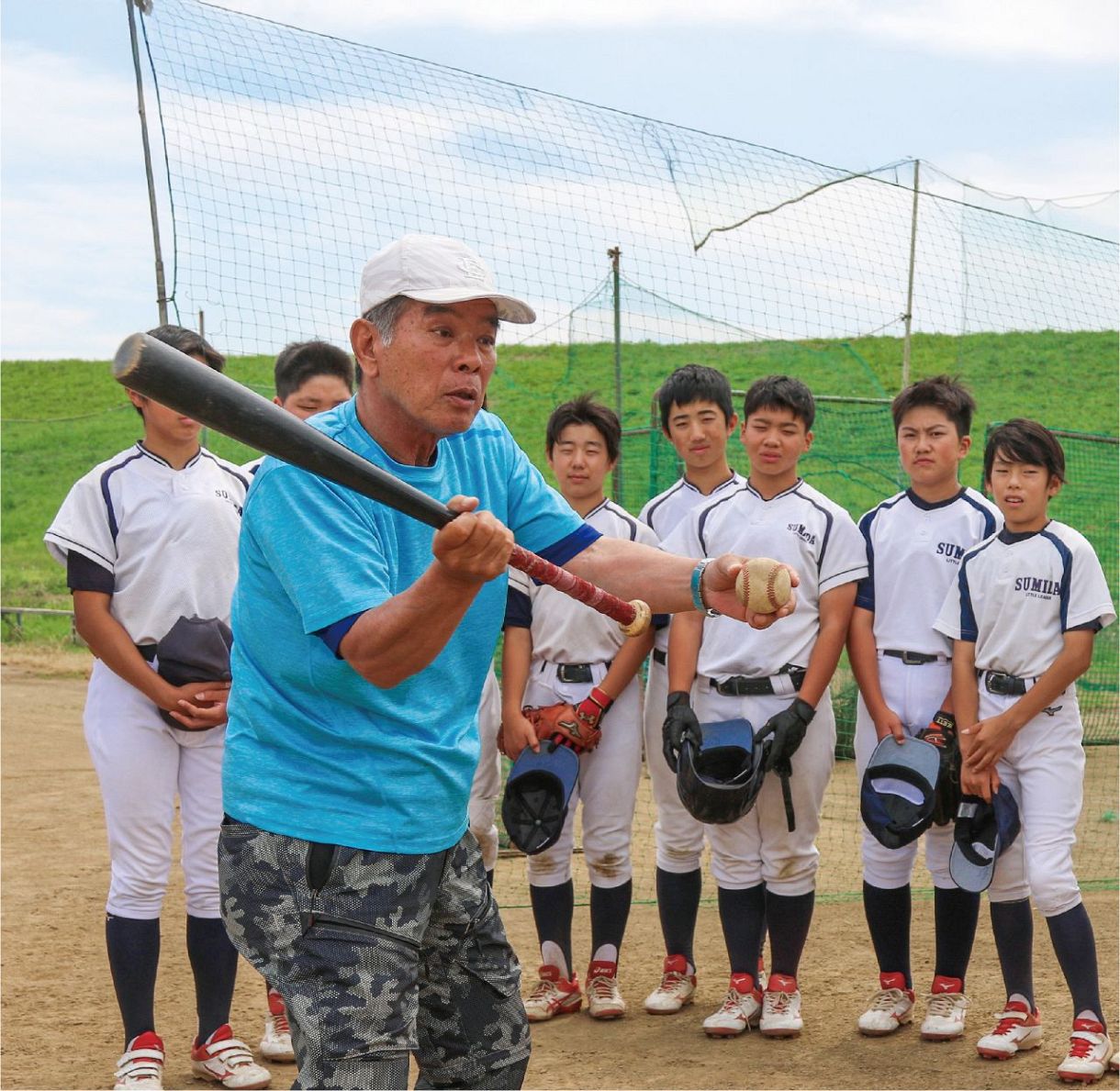 中尾孝義さん、精力的にアマ野球を指導…リトルの監督は感謝